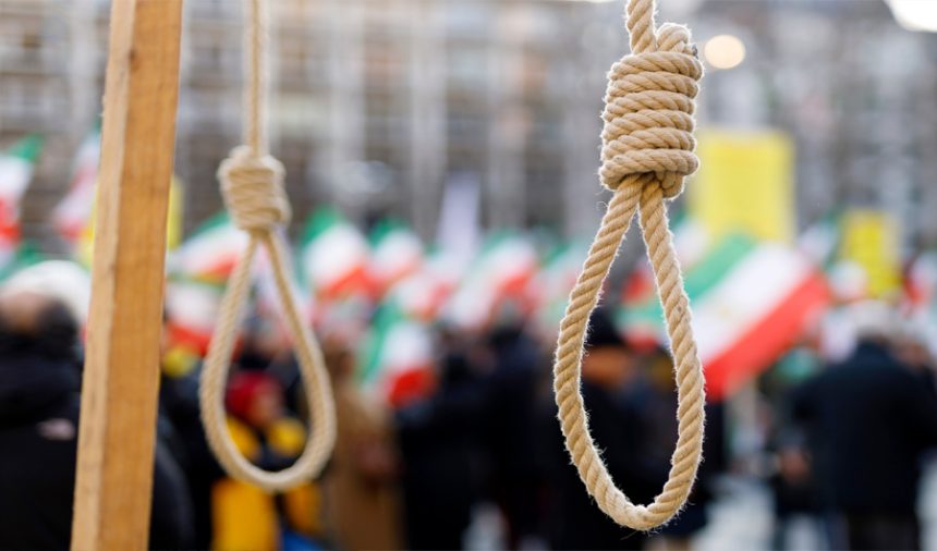 إيران: تنفيذ حكم الإعدام بعميلين للموساد الإسرائيلي