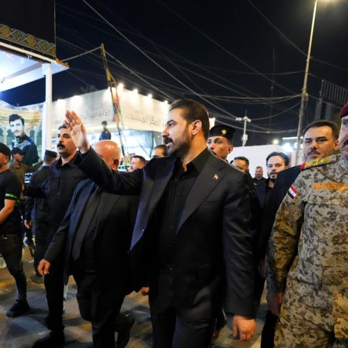 الزيدي يجري جولة ميدانية في كربلاء بين جموع الزائرين