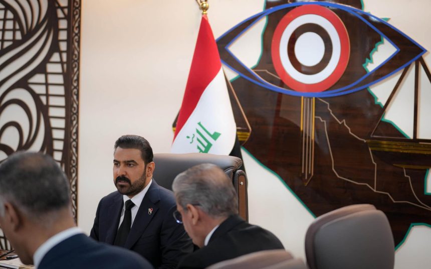 الزيدي يوجه بتشكيل فريق متخصص من ديوان الرقابة المالية يتولى التدقيق القبلي للعقود