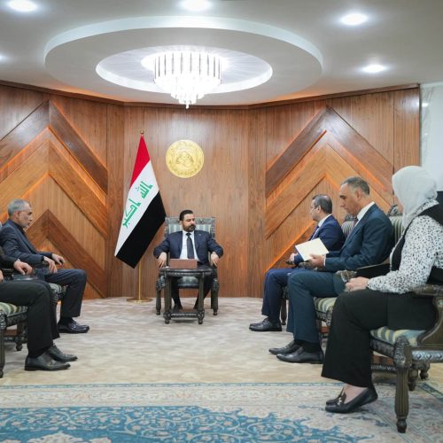 الزيدي يؤكد التزام الحكومة بدعم ديوان الرقابة المالية وهيئة النزاهة لتمكينهما من أداء مهامهما