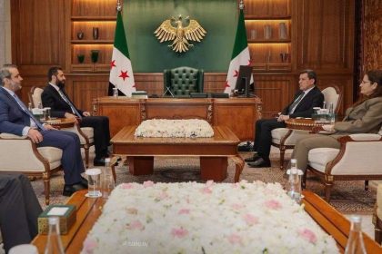 دمشق وقسد تبحثان استكمال تنفيذ اتفاق يناير واندماج قوات سوريا الديمقراطية بمؤسسات الدولة