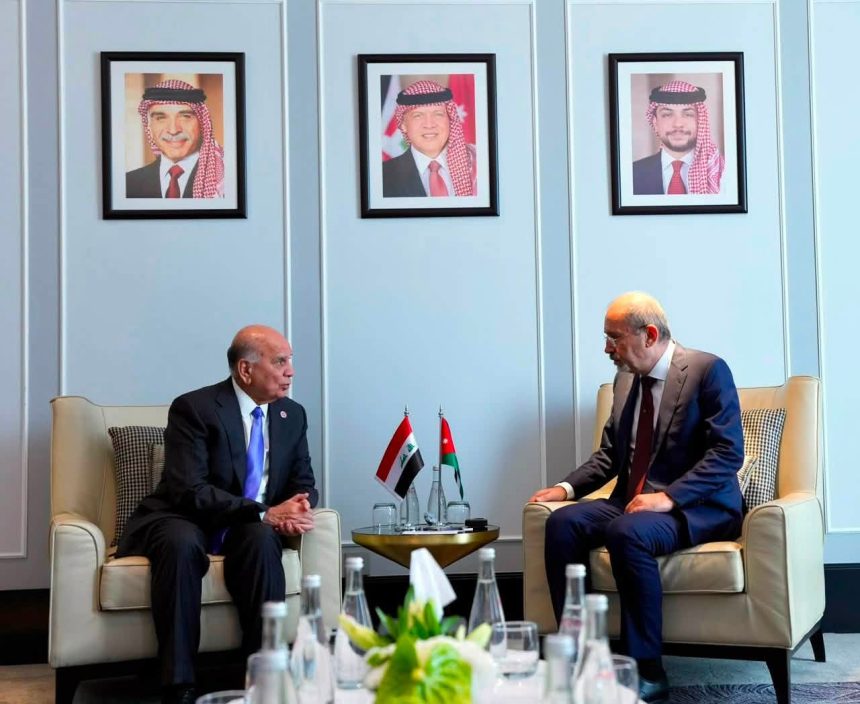 وزير الخارجية يبحث مع نظيره الأردني مشروع مدّ أنبوب النفط إلى العقبة وتزويد العراق بالطاقة
