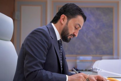وزير الاتصالات يوجه بمنح (7) أيام لتجديد الإشتراك بالكيبل الضوئي مراعاةً لحالات تأخر الرواتب