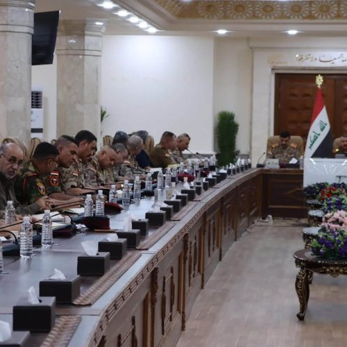 مدير مكتب القائد العام يترأس اجتماعًا أمنيًا موسعًا لمناقشة التوجيهات ورفع الجاهزية