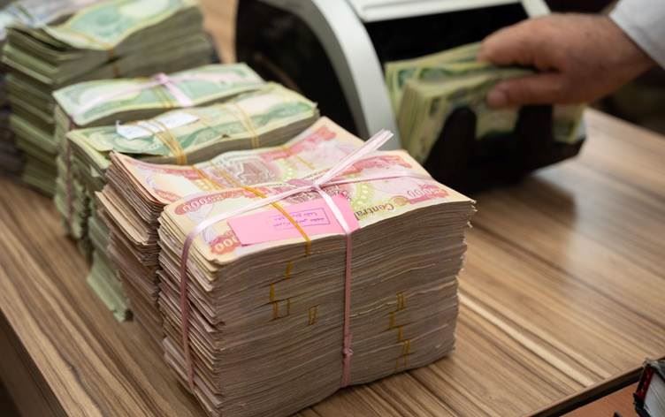 القانونية النيابية: مقترح لخفض وتنظيم رواتب الرئاسات والدرجات العليا