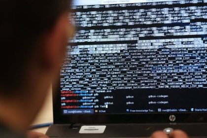 الإمارات: إحباط هجمات سيبرانية متقدمة استهدفت قطاعات حيوية