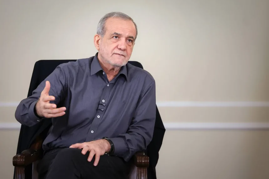 الرئيس الإيراني: المرشد الأعلى يتمتع بصحة وسلامة جسدية تامة