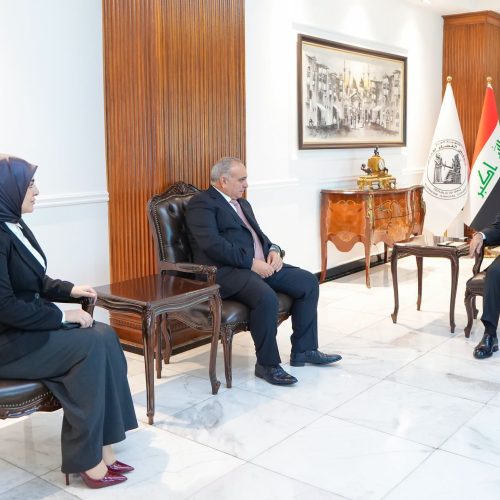 رئيس مجلس القضاء الأعلى يبحث مع رئيس هيئة الاستثمار آليات المعالجة القانونية للإجازات المتلكئة