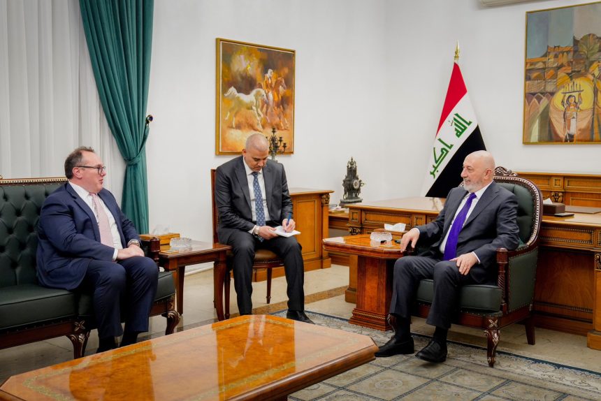 القائم بأعمال السفارة الأمريكية يؤكد حرص بلاده على مواصلة تطوير العلاقات مع العراق