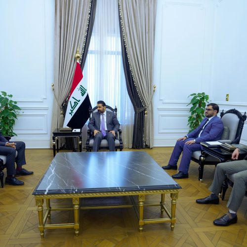 السفير البريطاني يؤكد للزيدي دعم بلاده لجهود الحكومة العراقية بمحاربة الفساد وحصر السلاح