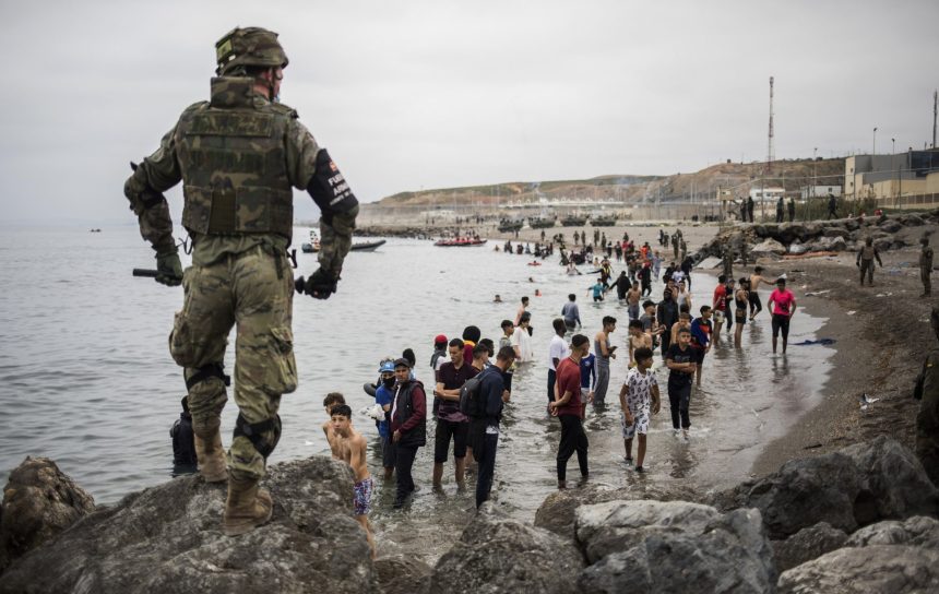 استنفار أمني في المغرب إثر دعوات لاقتحام مدينة سبتة مجدداً
