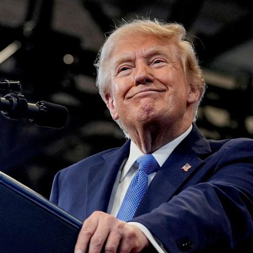 مسؤول في البيت الأبيض: ترامب كان يمزح بشأن إعلان هرمز أرضاً أمريكية