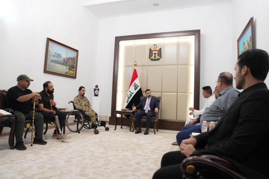 الزيدي يؤكد حرص الحكومة على رعاية الجرحى وعوائل الشهداء والعمل على تأمين حقوقهم