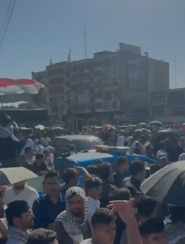 بالفيديو.. قطع تقاطع باب المعظم نتيجة تظاهرة لذوي المهن الصحية