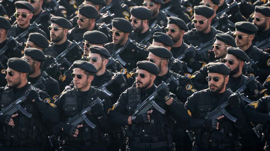 الجيش الإيراني: مكافأة 30 ألف دولار لمن يأسر أو يقتل عسكريا أمريكيا