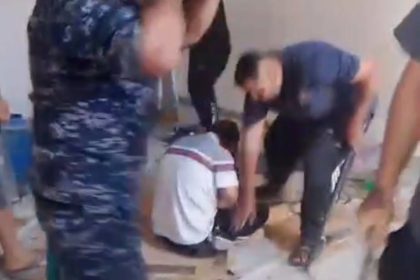 الوكيل الاقدم لوزارة الداخلية يوجه بتوقيف منتسب قام بالاعتداء على مواطنين اثنين بالضرب