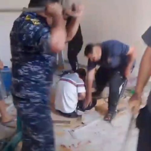 الوكيل الاقدم لوزارة الداخلية يوجه بتوقيف منتسب قام بالاعتداء على مواطنين اثنين بالضرب