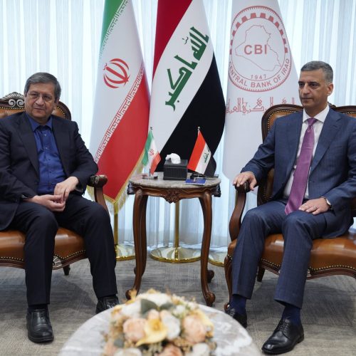 محافظ البنك المركزي يبحث مع نظيره الإيراني آلية تسوية المستحقات المالية وتنظيم التبادلات التجارية