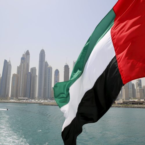 الامارات تقرر ايقاف التعاملات المالية والتبادلات التجارية مع ايران