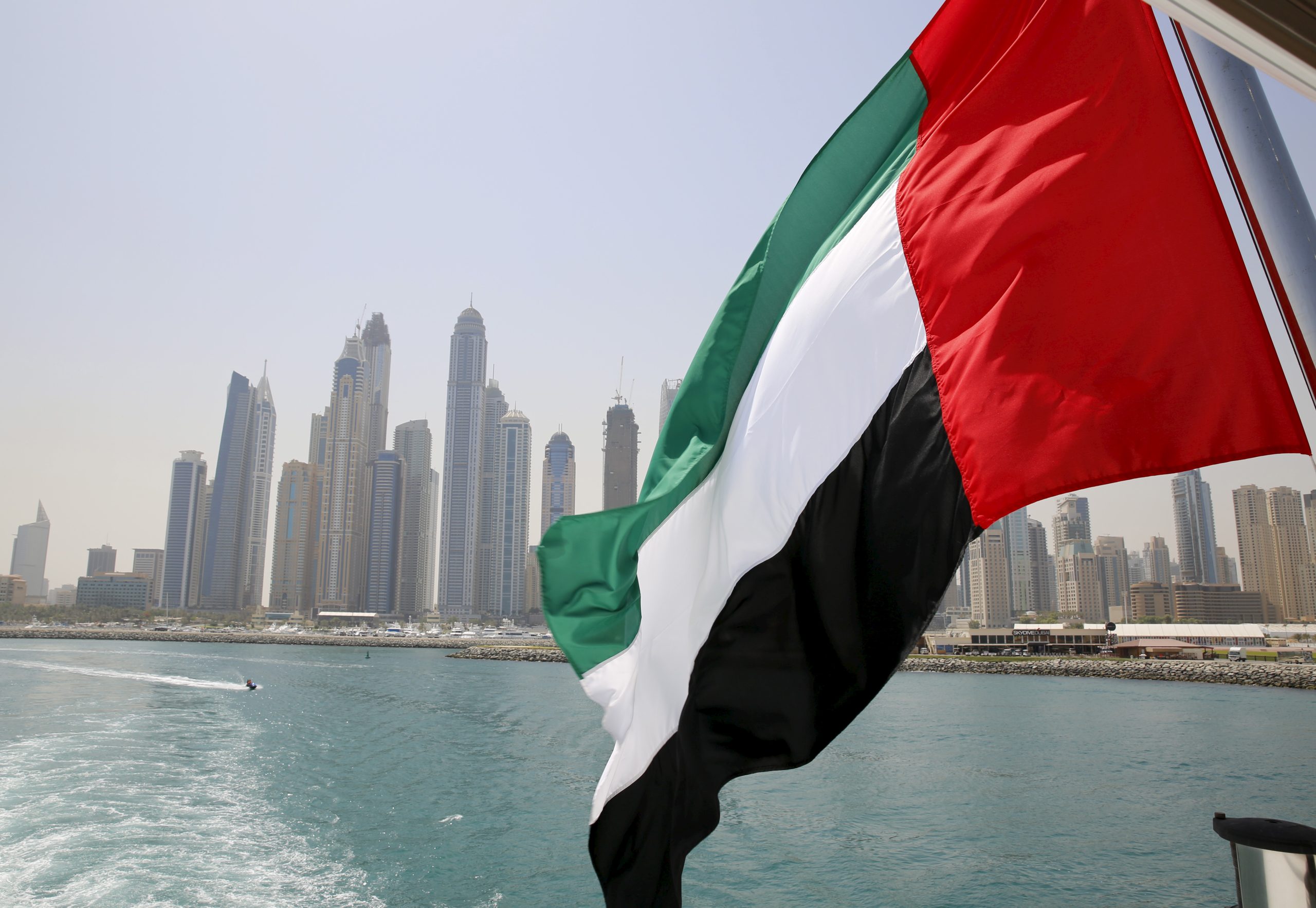 الامارات تقرر ايقاف التعاملات المالية والتبادلات التجارية مع ايران