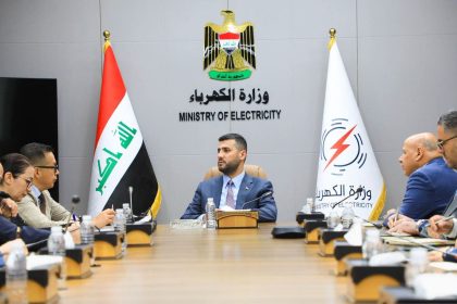 وزير الكهرباء يؤكد أهمية توجيه التمويل نحو المشاريع المباشر لتطوير البنية التحتية للقطاع