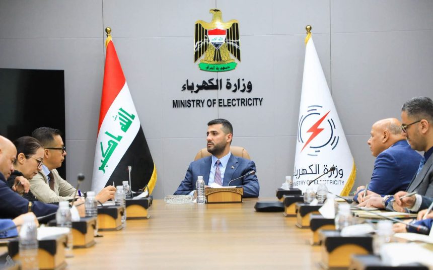وزير الكهرباء يؤكد أهمية توجيه التمويل نحو المشاريع المباشر لتطوير البنية التحتية للقطاع