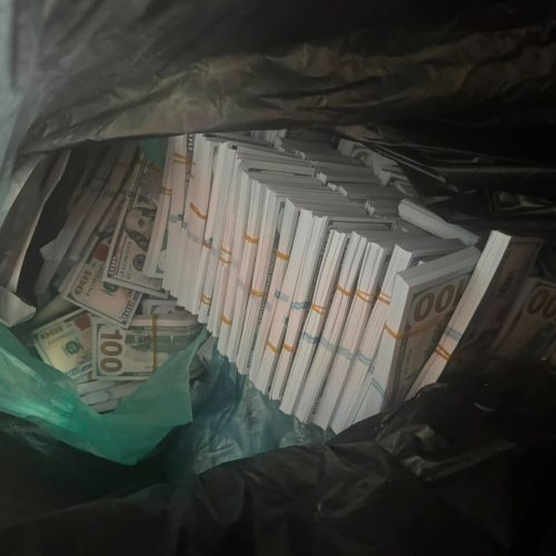 الشرطة الاتحادية تطيح بمتهم بالتزوير وتضبط أكثر من نصف مليون دولار مزوّر في بغداد