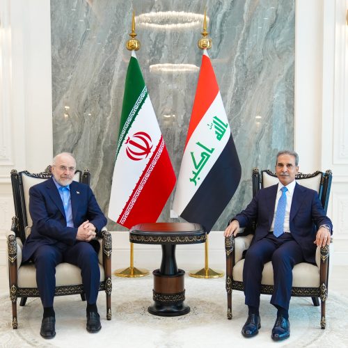 القاضي زيدان وقاليباف يبحثان تعزيز التعاون الثنائي في المجالات القضائية والقانونية