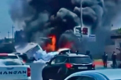 بالفيديو.. شاحنة تصدم 8 عجلات وتتسبب بوفاة 4 أشخاص وإصابة 5 آخرين على طريق كسنزان في أربيل